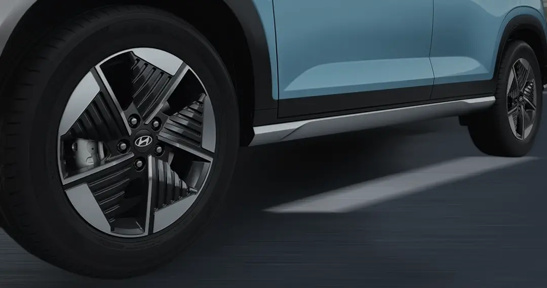 17-inch Aero alloy wheels