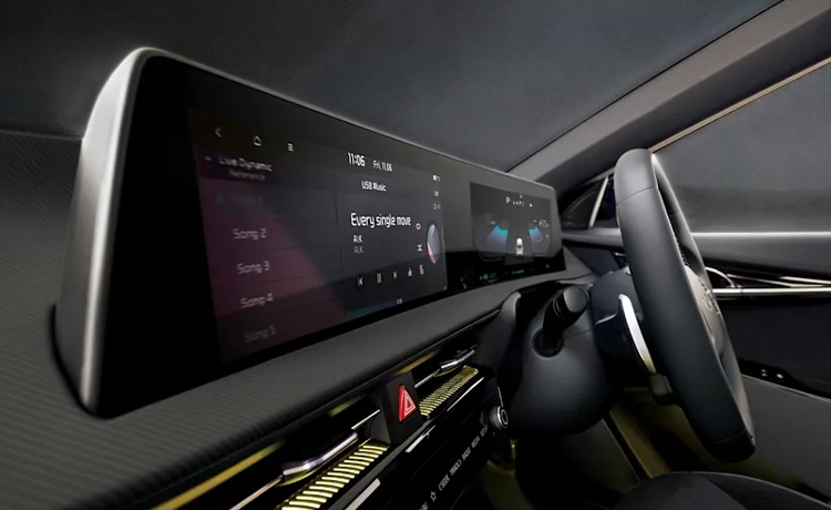 Panoramic curved display