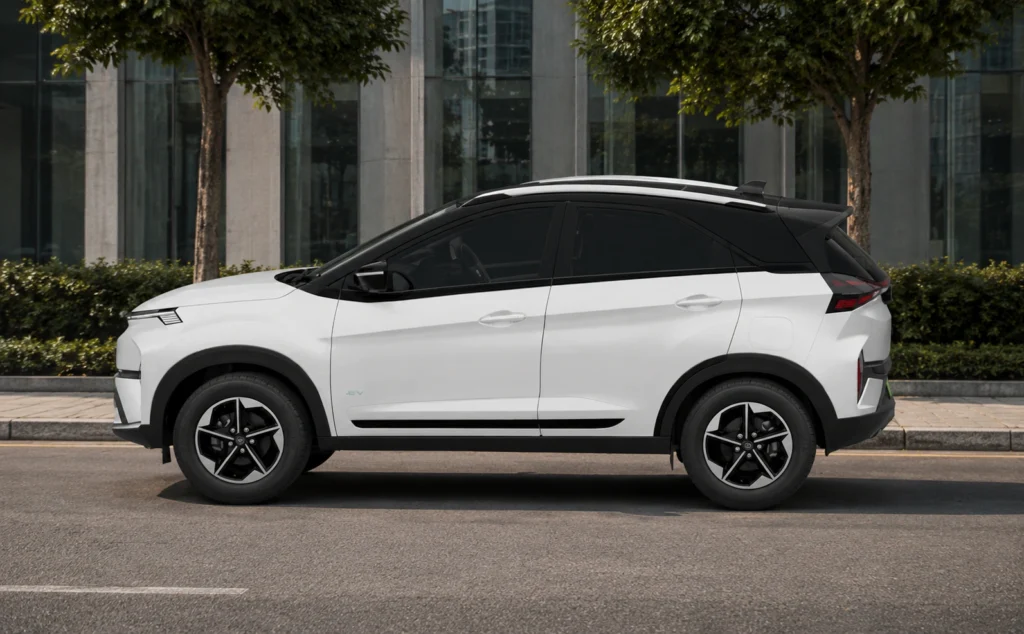 Tata Nexon EV Pristine White with Dual Tone