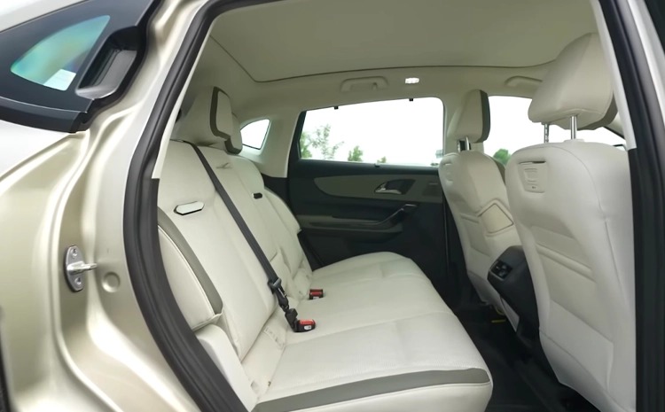 2nd-row-60-40-seat-4