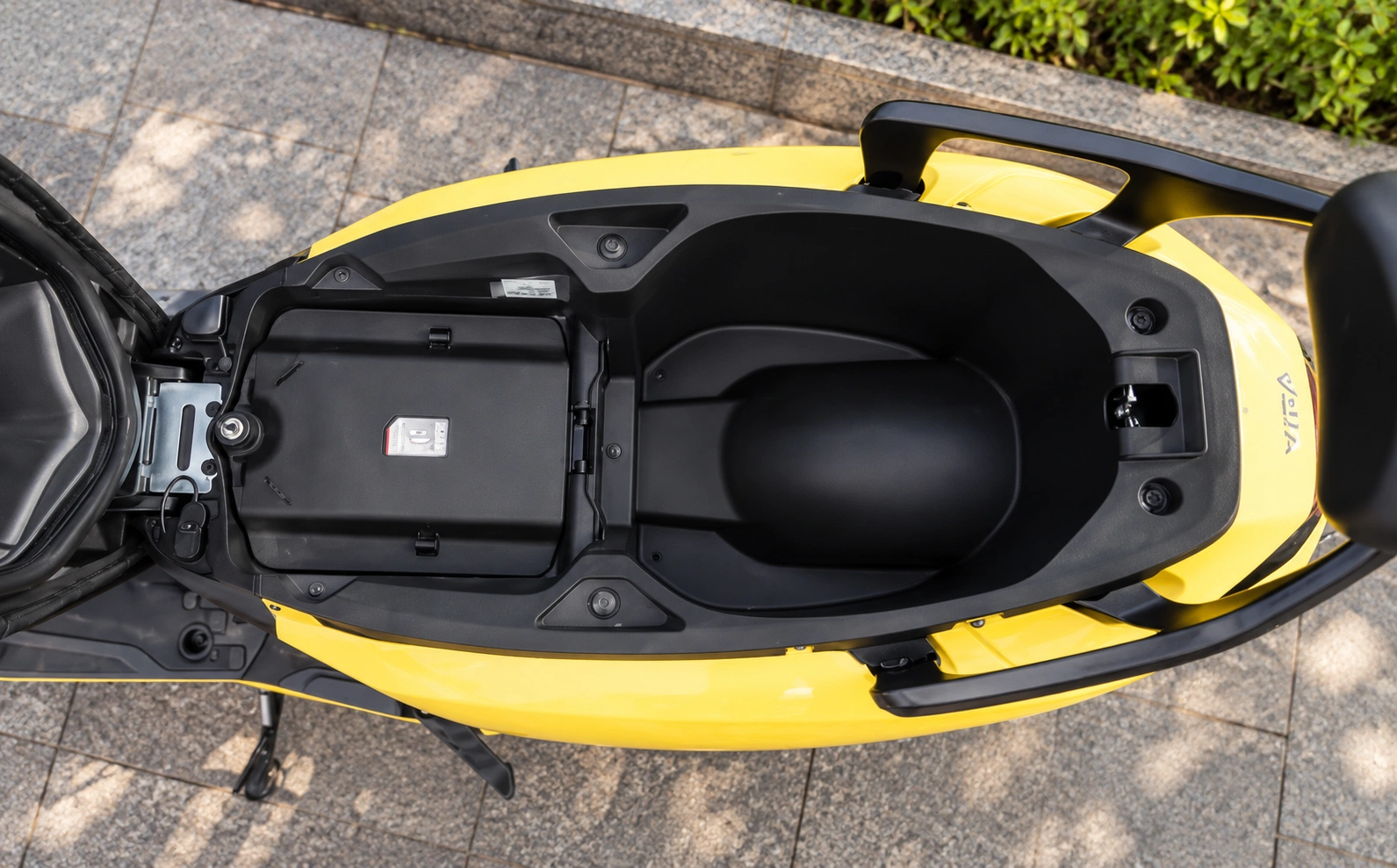 Hero Vida VX2 boot