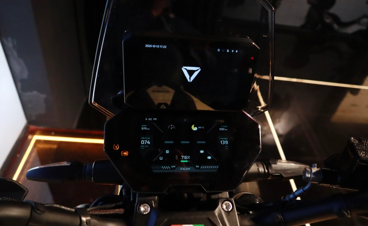 5-inch-dual-displays-primary-ADAS-output-4