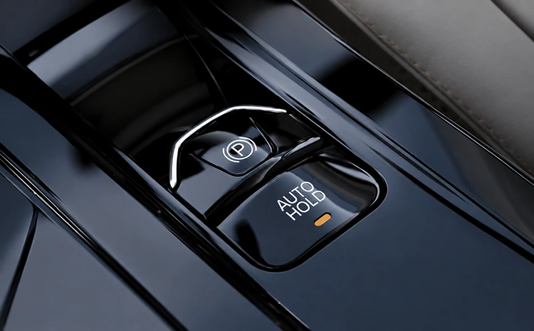 Mahindra 3XO EV Auto hold