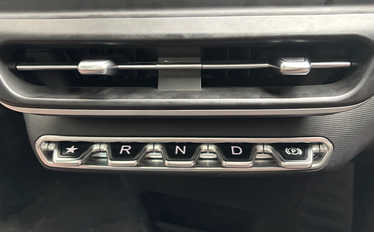 Vinfast Vf6 Piano inspired gear selector