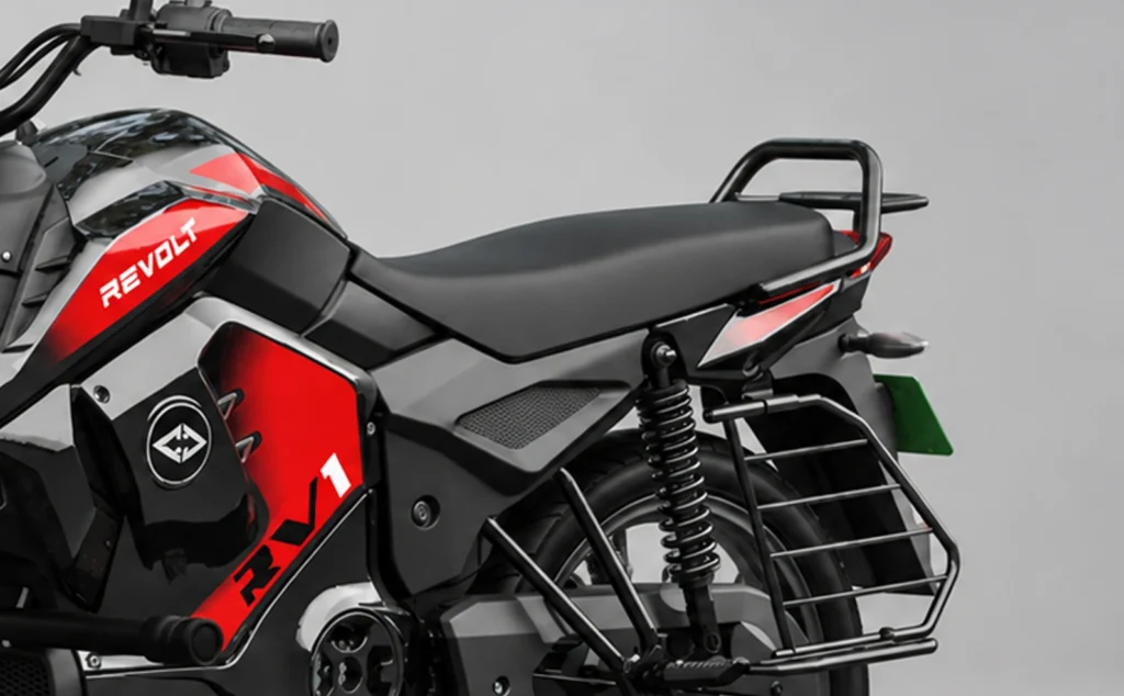 Revolt RV1 full seat