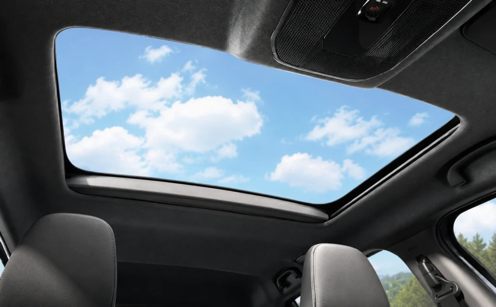 Maruti evitara SUNROOF WITH FIXED GLASS