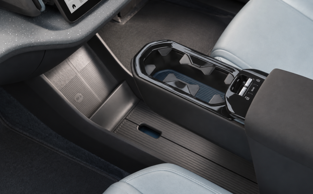 Volvo EX30 center console