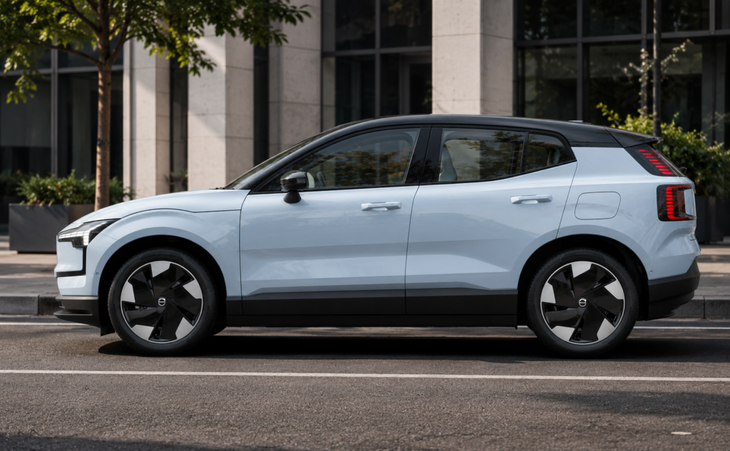 Volvo EX30 left