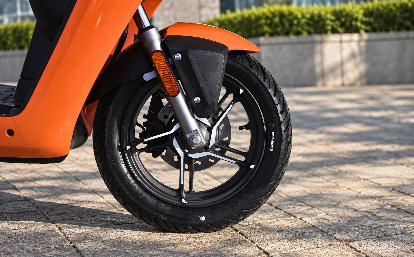 Hero Vida VX2 images tyre