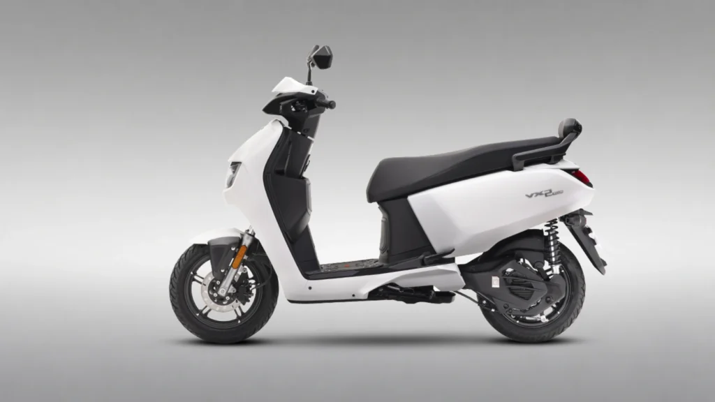 scooty-vx2-white-grey-bg