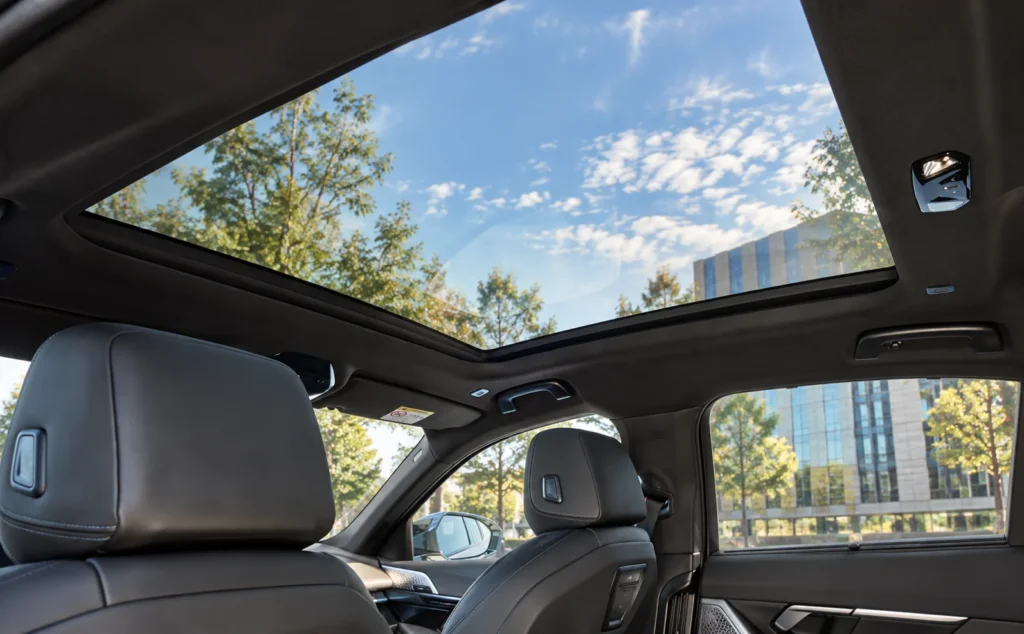 BMW i5 sunroof