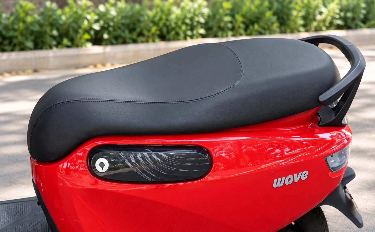 simple wave 920 mm long seat