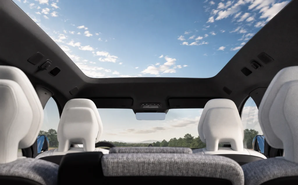 Volvo EX90 sunroof