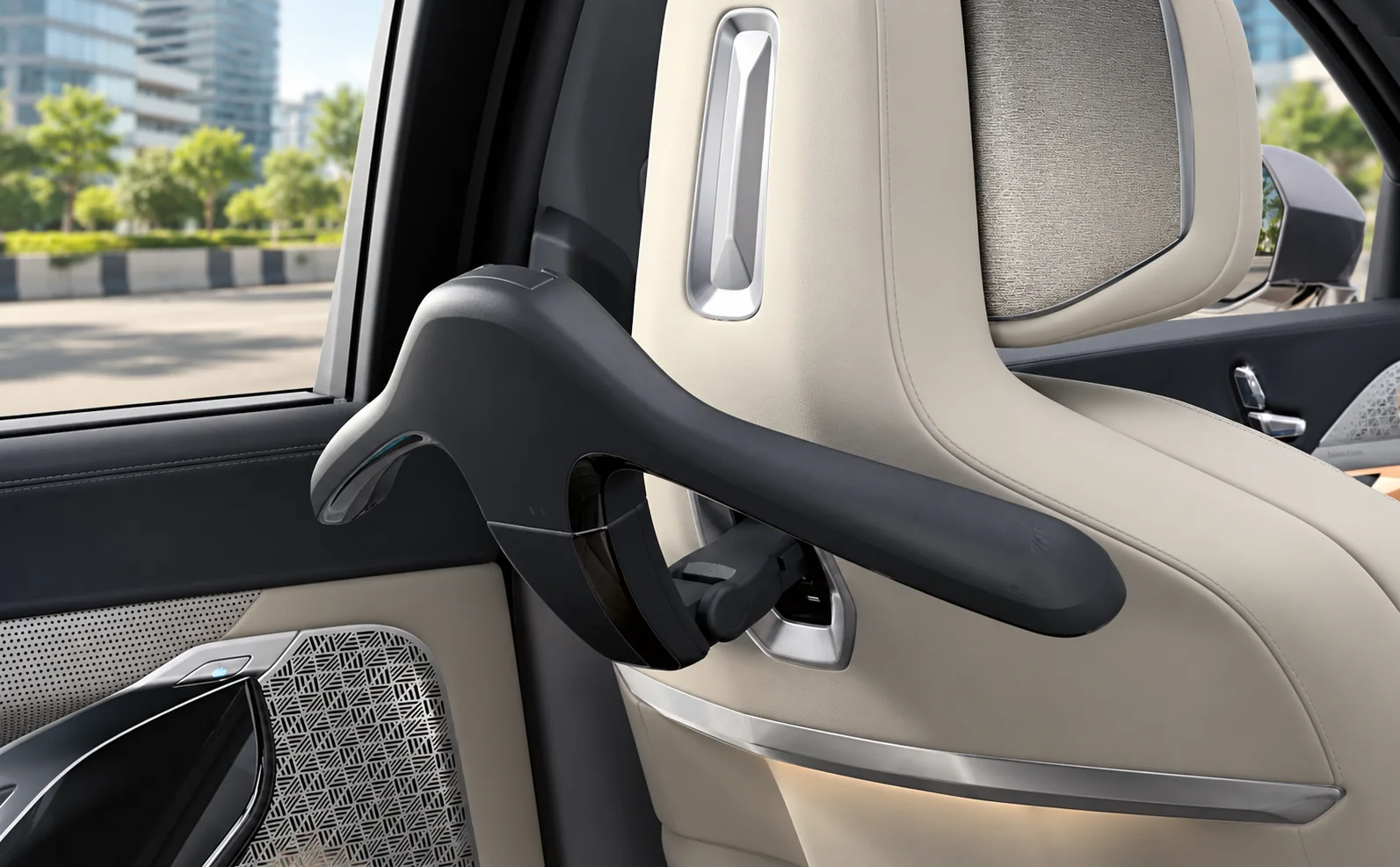 BMW i7 hanger