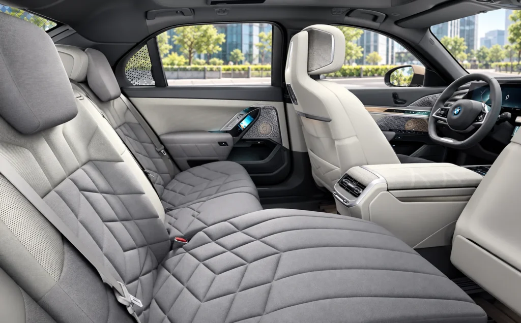 BMW i7 seats 2