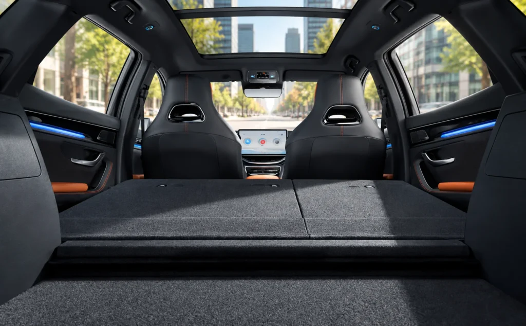 BYD Sealion 6 boot with sunroof