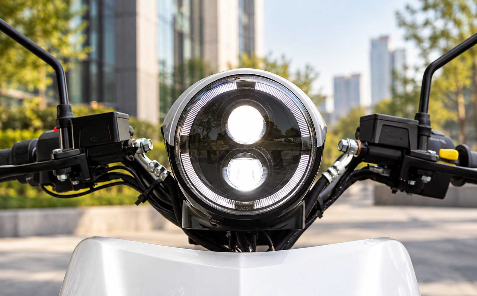 Bounce Infinity headlight