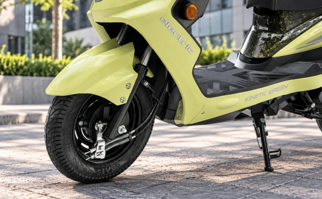 Kinetic Green E-Zulu Signature Edition front breaks