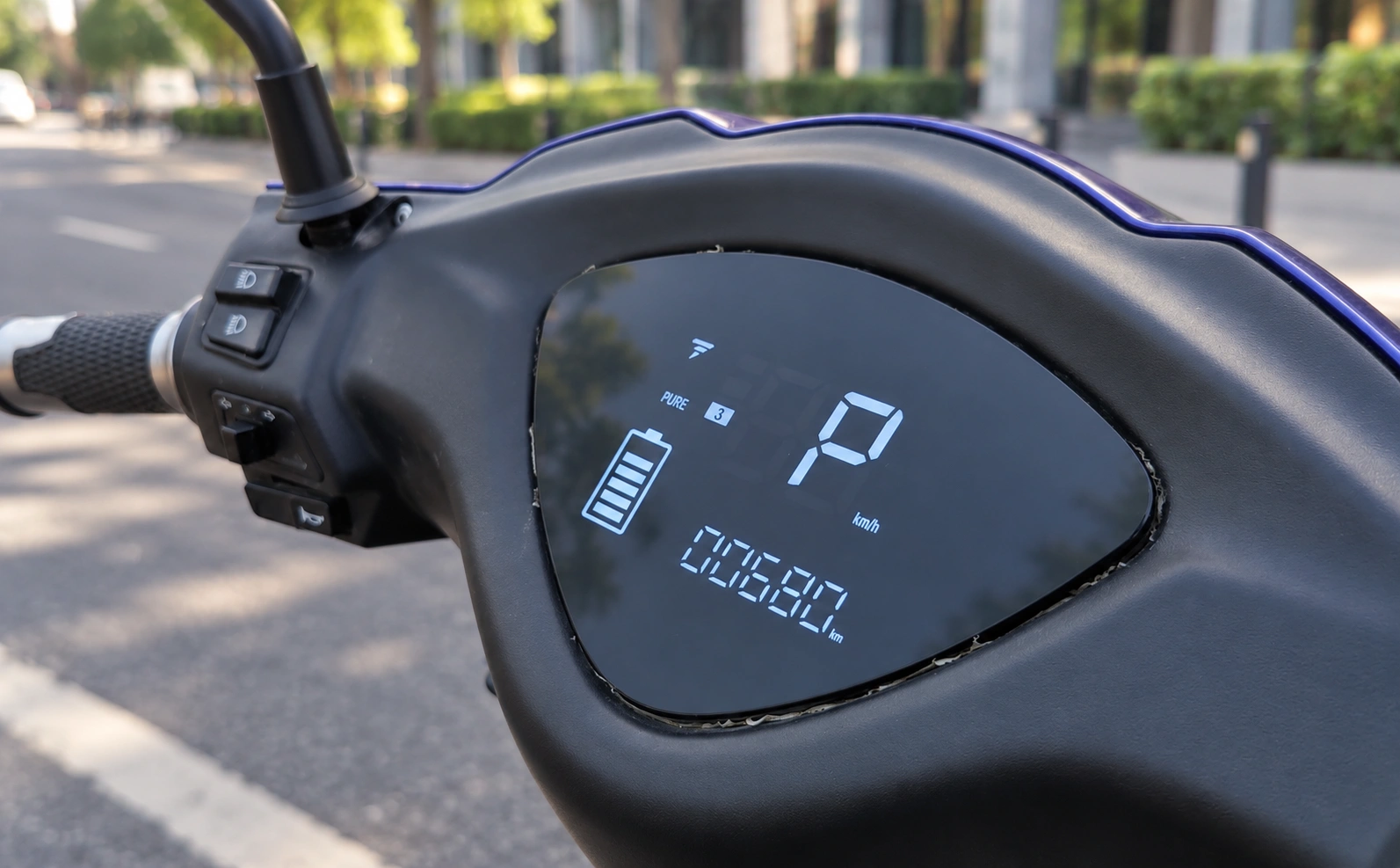 PURE EV ETrance Neo display