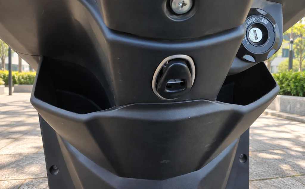 PURE EV ETrance Neo front storage