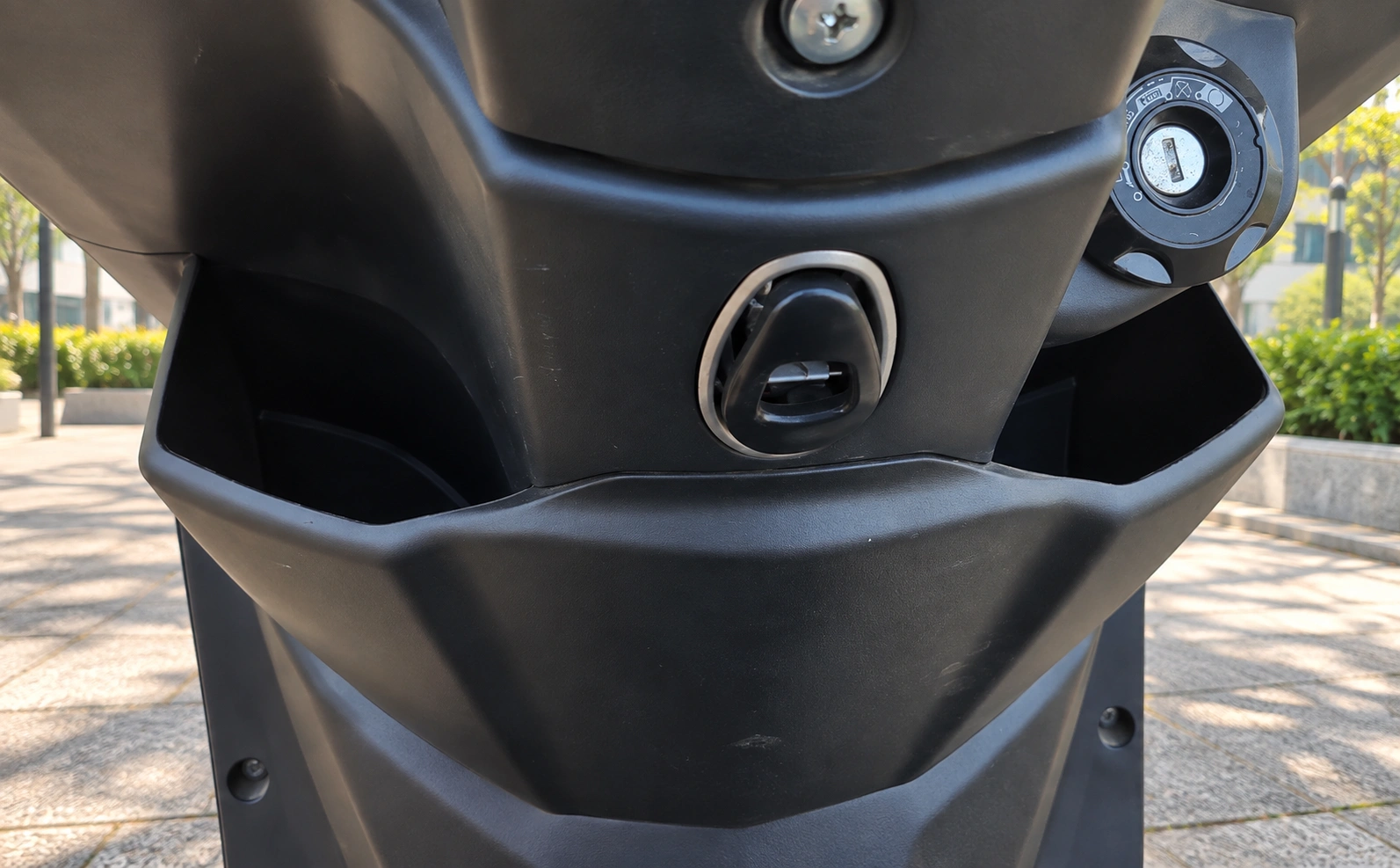 PURE EV ETrance Neo front storage