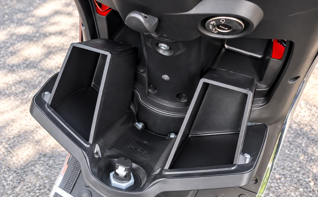 PURE EV Epluto 7G Max front storage