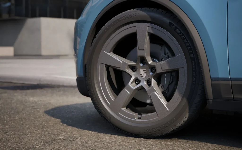 porsche macan electric Alloy 3