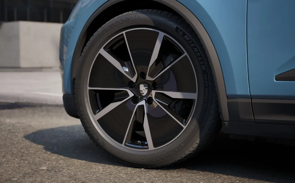 porsche macan electric Alloy 5