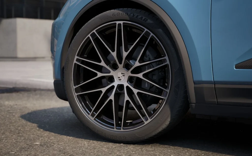porsche macan electric Alloy 8