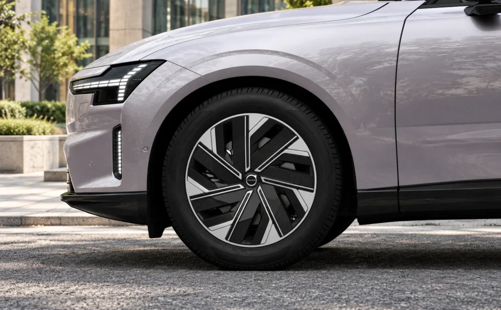 Volvo front wheel by modern architecture-2